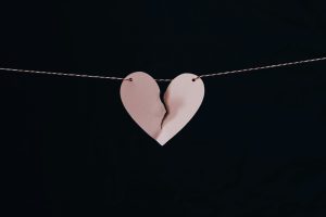【レス破局】好きだけどレスで悩む…別れを切り出す方法とは？