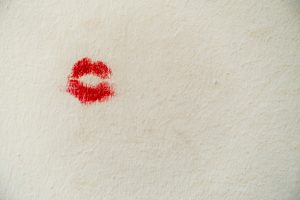 レス夫婦で不倫する夫の考え方は一般的？離婚を拒否しながら女遊びを続ける夫への対処法